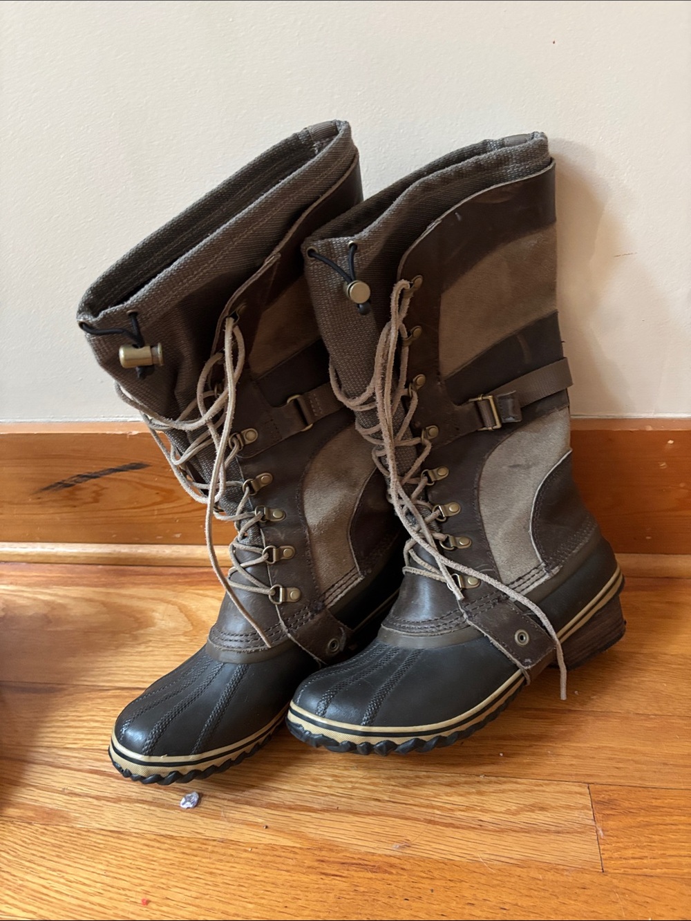 Sorel Tall Brown Lace-Up Waterproof Winter Boots size 10 women’s
